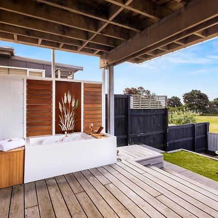 Taranaki Beach House - Great Sea Views Villa Waitara Eksteriør billede