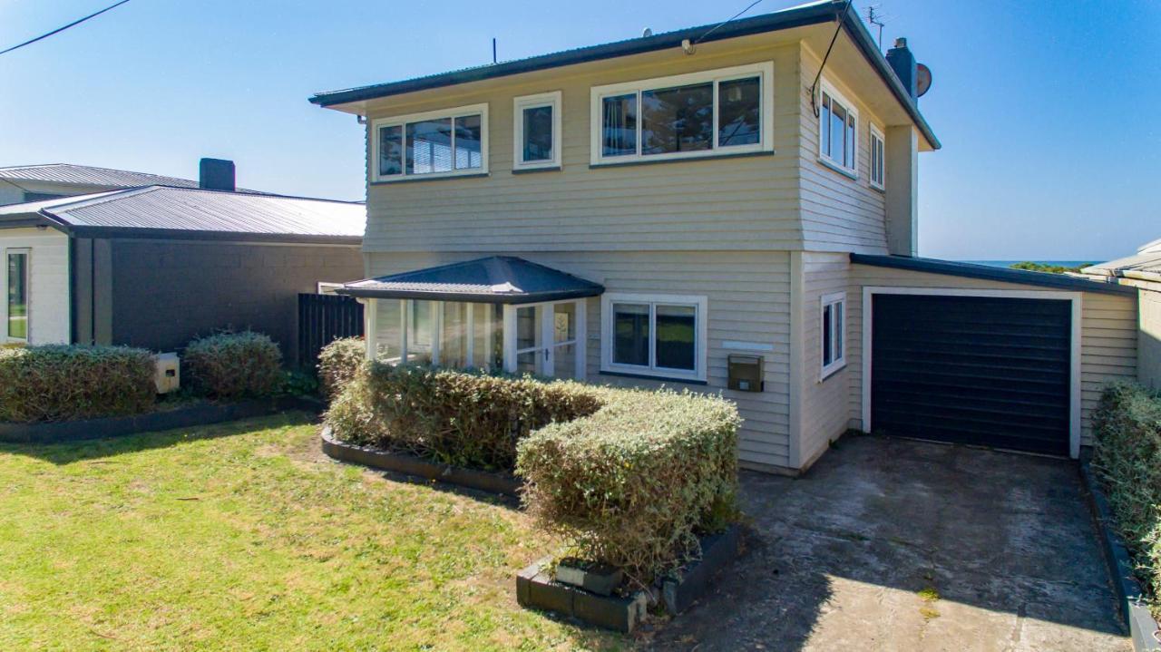 Taranaki Beach House - Great Sea Views Villa Waitara Eksteriør billede