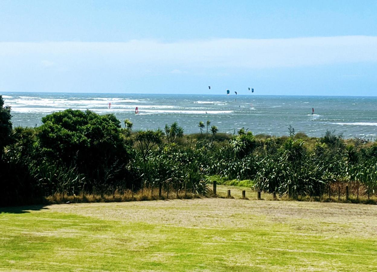 Taranaki Beach House - Great Sea Views Villa Waitara Eksteriør billede